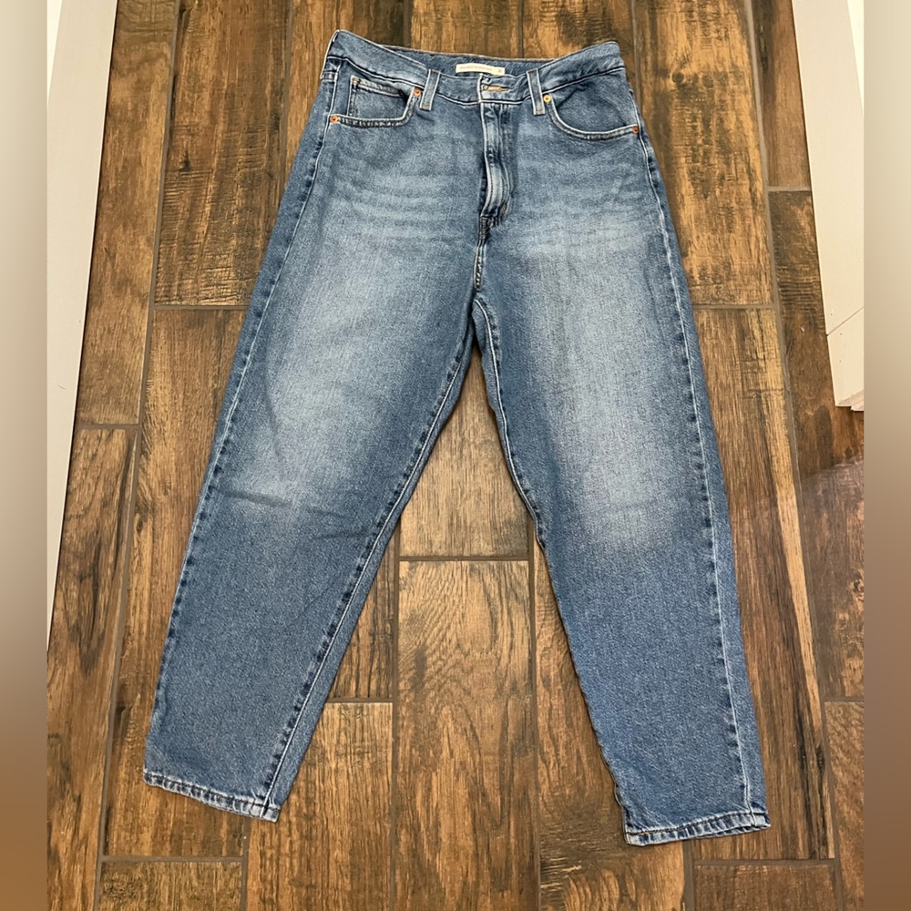 Levi jeans